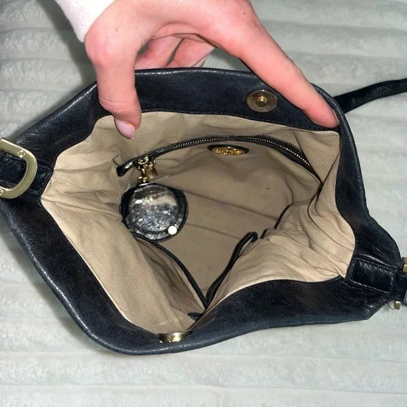 Vintage Tory Burch Dena Fold Over Black Leather Crossbody Bag - Picture 5 of 8